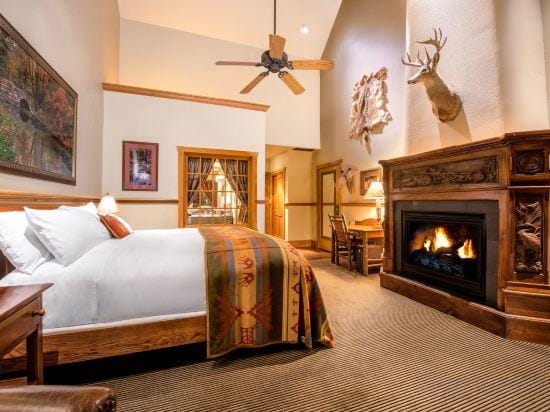 Big Cedar Lodge Hotel in Ridgedale