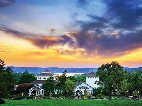 Big Cedar Lodge Hotel in Ridgedale