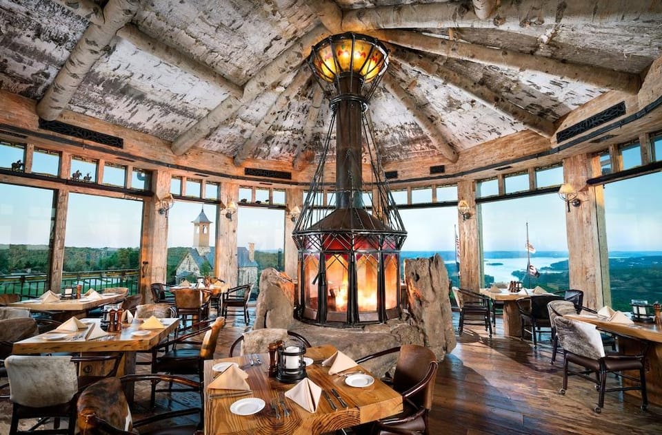 Big Cedar Lodge Hotel in Ridgedale