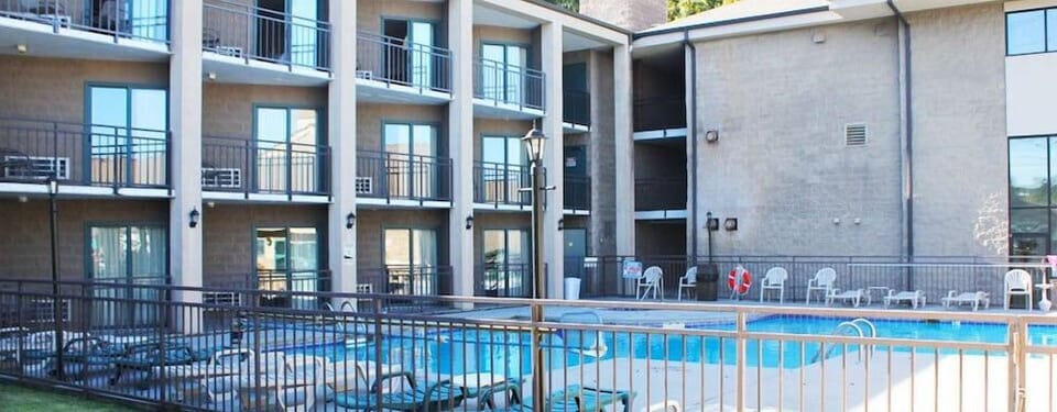 Norma Dan Motel - Near Dolly Parton's Stampede Dinner Attraction Hotel in Pigeon Forge
