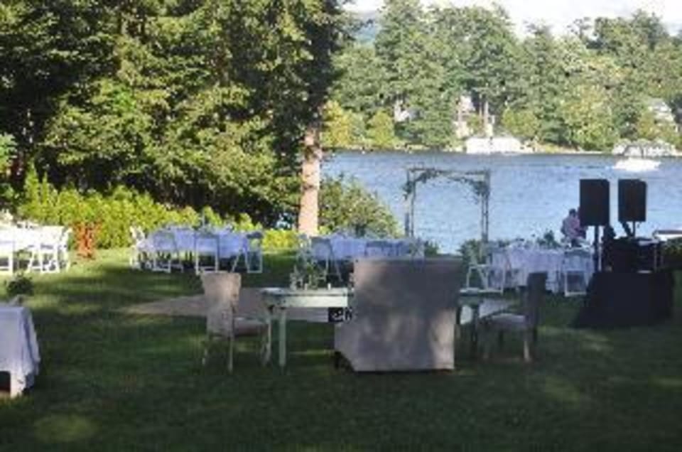 Chateau Rooms Hotel in Bolton Landing