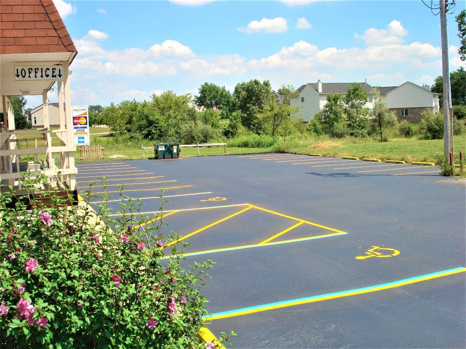 Country Meadow Inn Hotel in Michigan