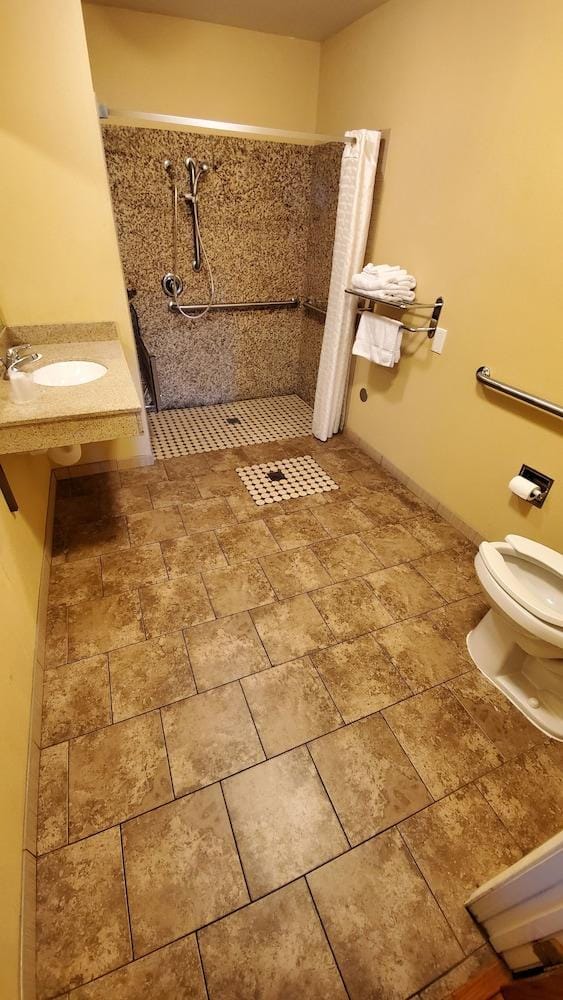 Delmonico Inn & Suites Hotel in Sylmar