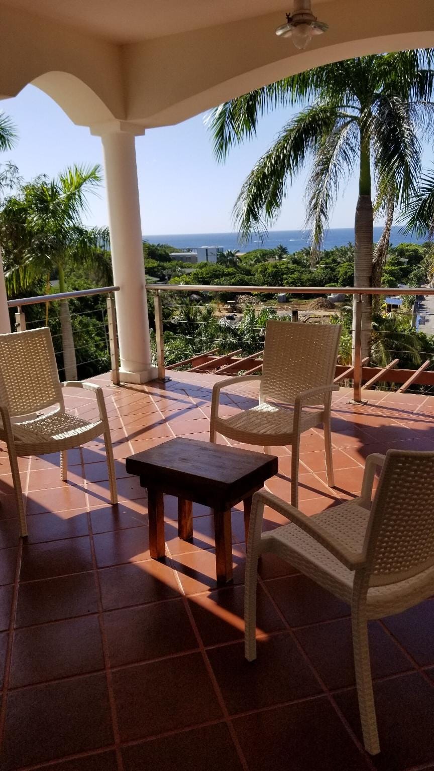 Sea Vue Luxury Vacation Condominiums Hotel in West Bay