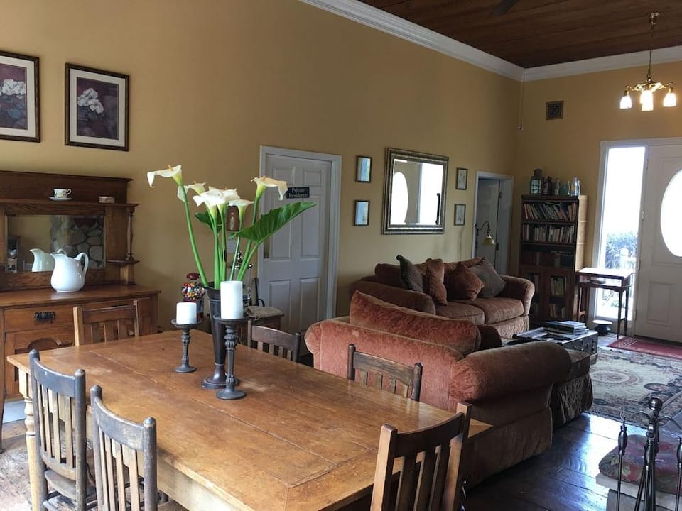 Pescadero Creek Inn Hotel in San Francisco Bay Area