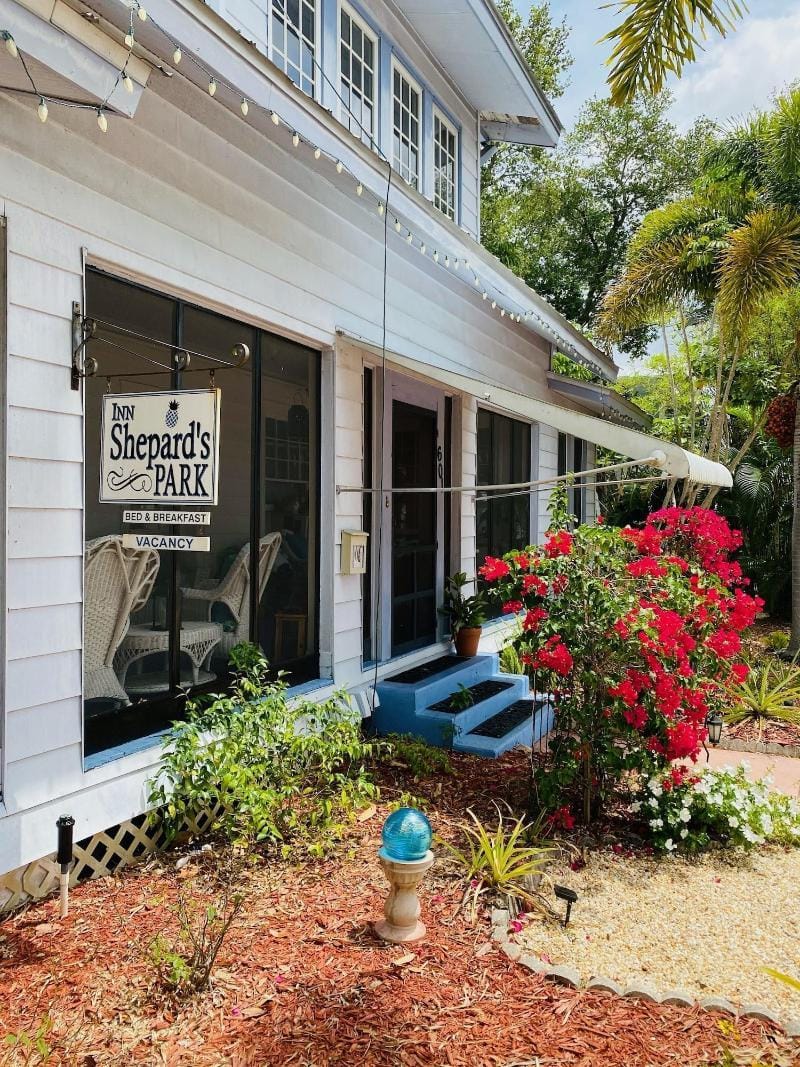 Inn Shepard's Park Hotel in Stuart