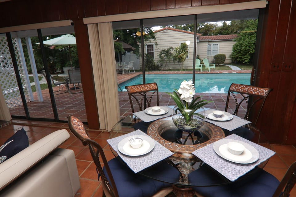 La Finca Miami by SoFla Vacations Hotel in Glenvar Heights