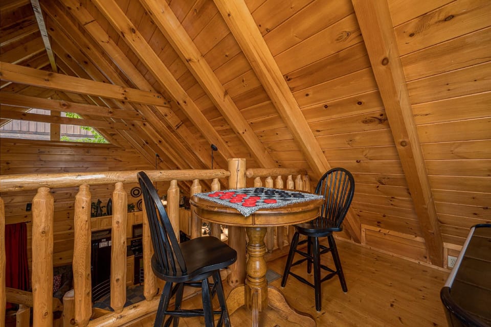 Sugar Shack - One Bedroom Cabin Hotel in Pigeon Forge