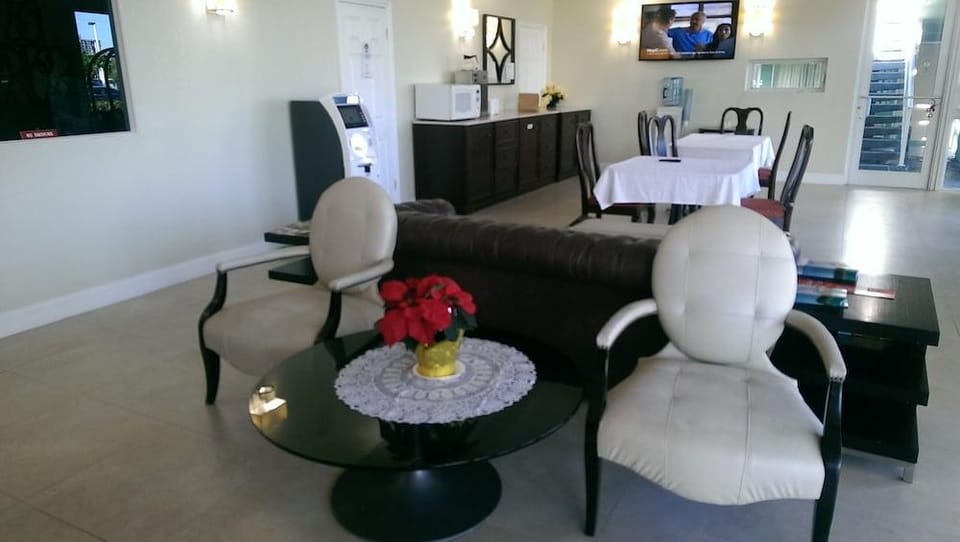 Boca Inn Hotel in Boca Raton