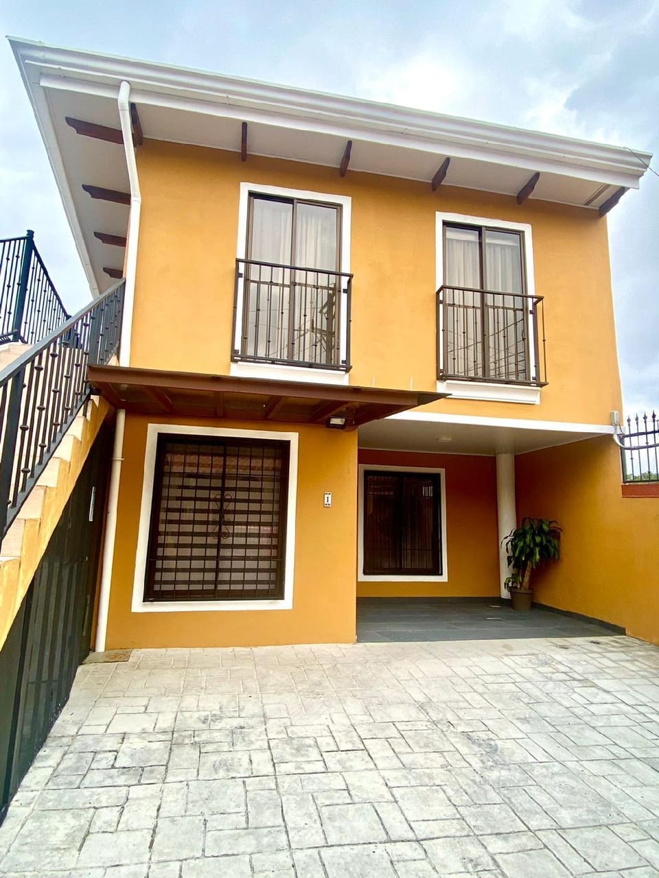 Airport SJO Residence 2 Edward & Familia Hotel in Alajuela
