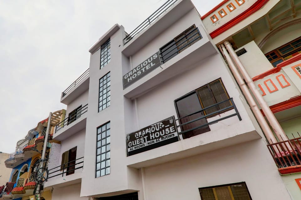 Hotel O Gracious Guest House Hotel in Lucknow