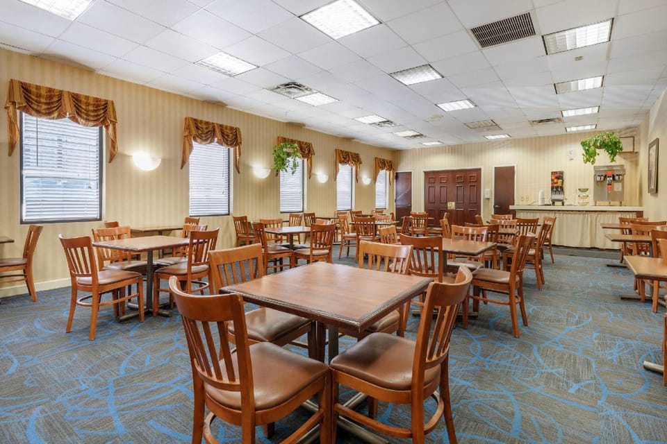Suburban Studios Tysons Corner Hotel in Tysons