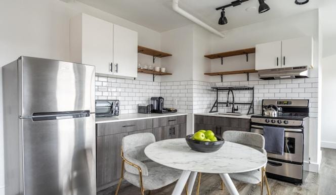 Reside Seattle Downtown, a Wyndham Residence Apartment hotel in Pike Place Market