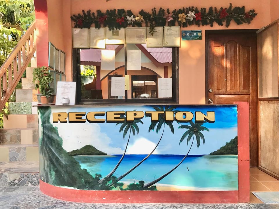 JBR Tourist Inn - Port Barton DIY  Hotel in San Vicente