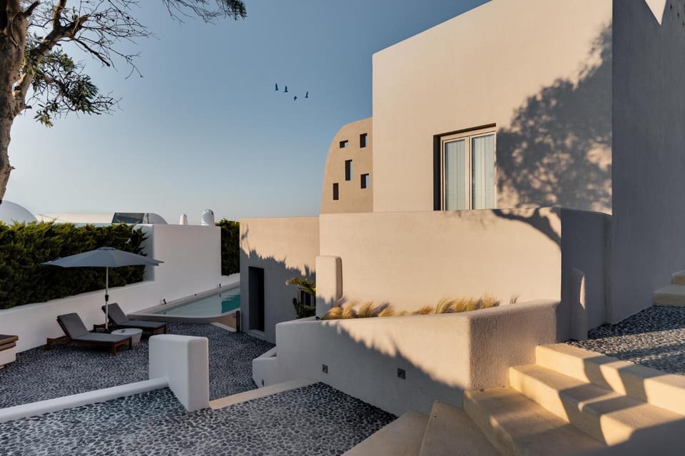 Elements Cozy Suites - Santorini Hotel in Santorini