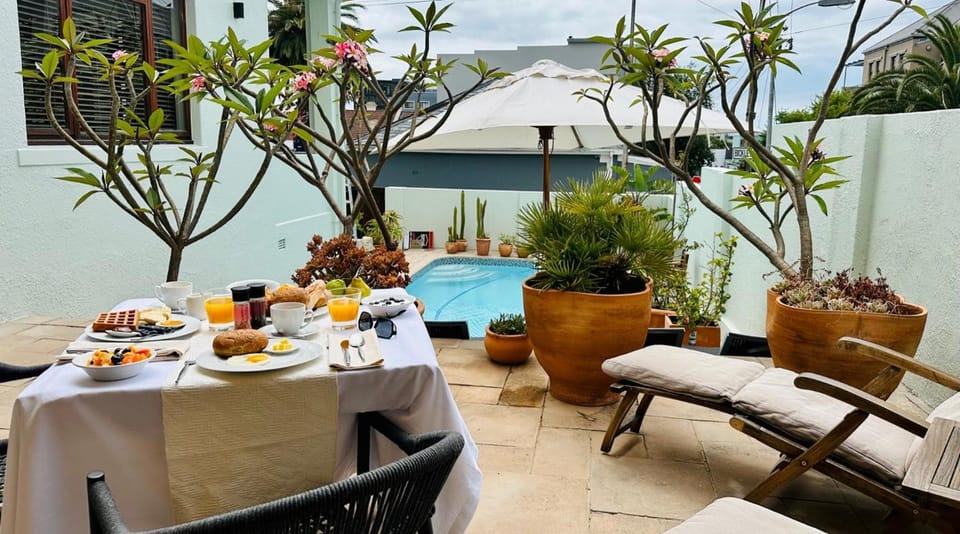 LOLOHO LODGE - 24h solar power Hotel in Sea Point