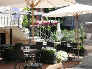 Maison Gramme Lussan Hotel in Provence-Alpes-Côte d'Azur