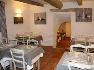 Maison Gramme Lussan Hotel in Provence-Alpes-Côte d'Azur
