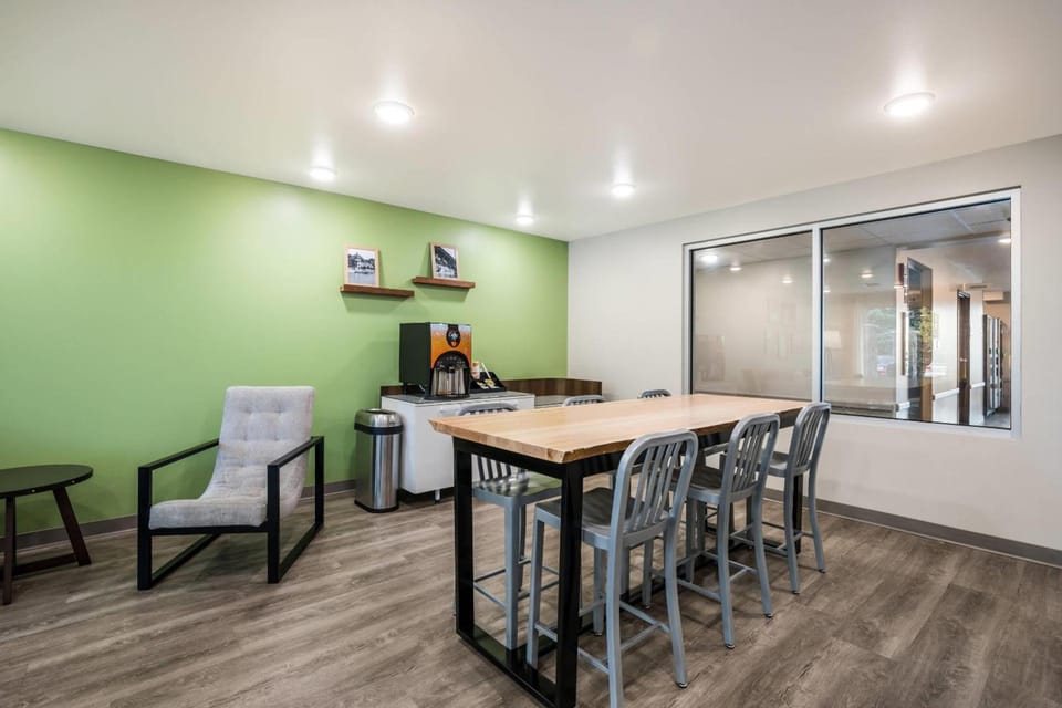 WoodSpring Suites Downers Grove - Chicago Hotel in Lisle