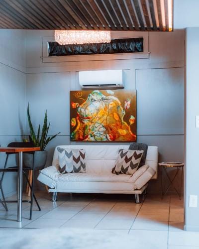 Swank House- Downtown Suite-Pet Friendly Inn in Ashland