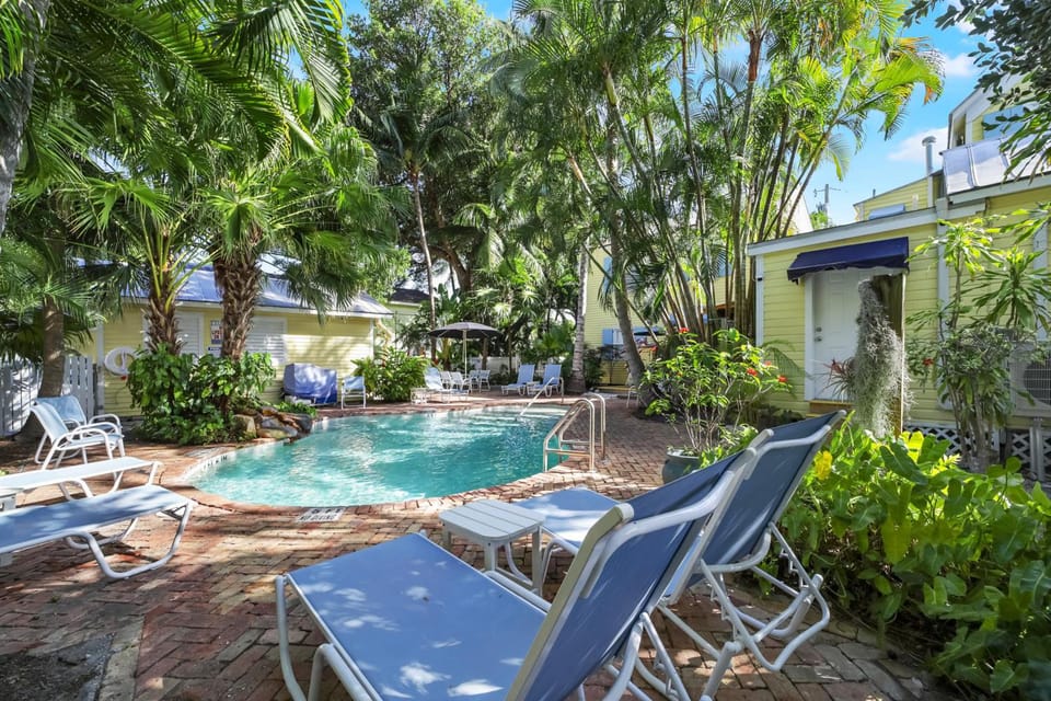 Tranquillity Guest House Apartment hotel in Key West