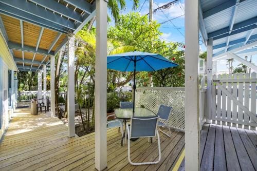 Tranquillity Guest House Hotel in Key West