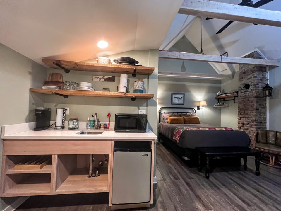 Sea Glass Inn Inn in Seaside