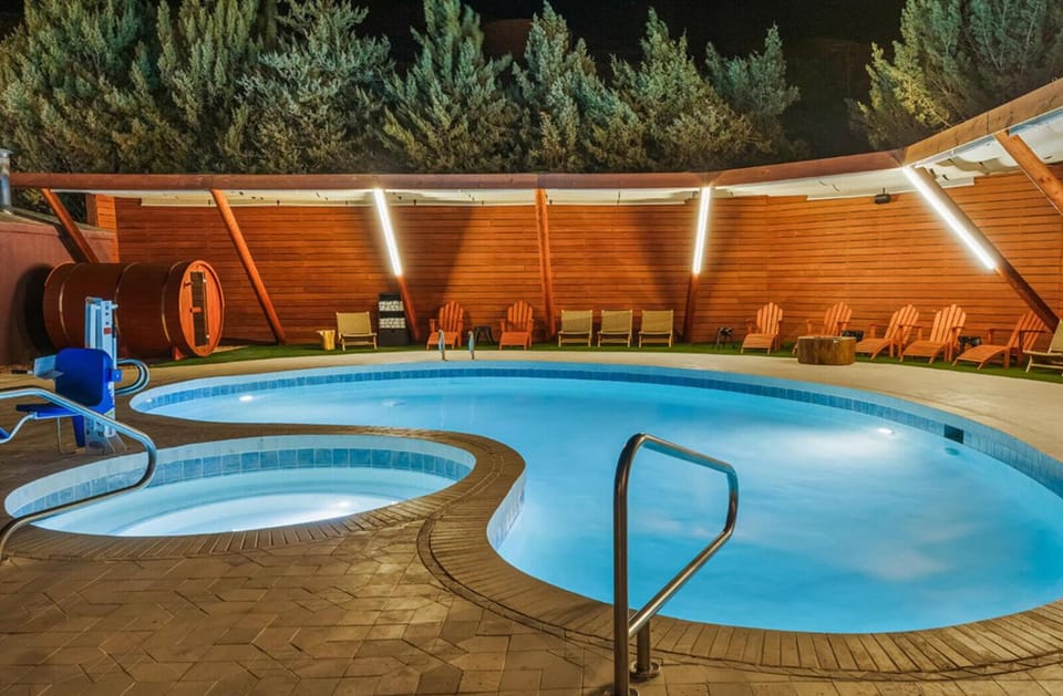 Hot tub