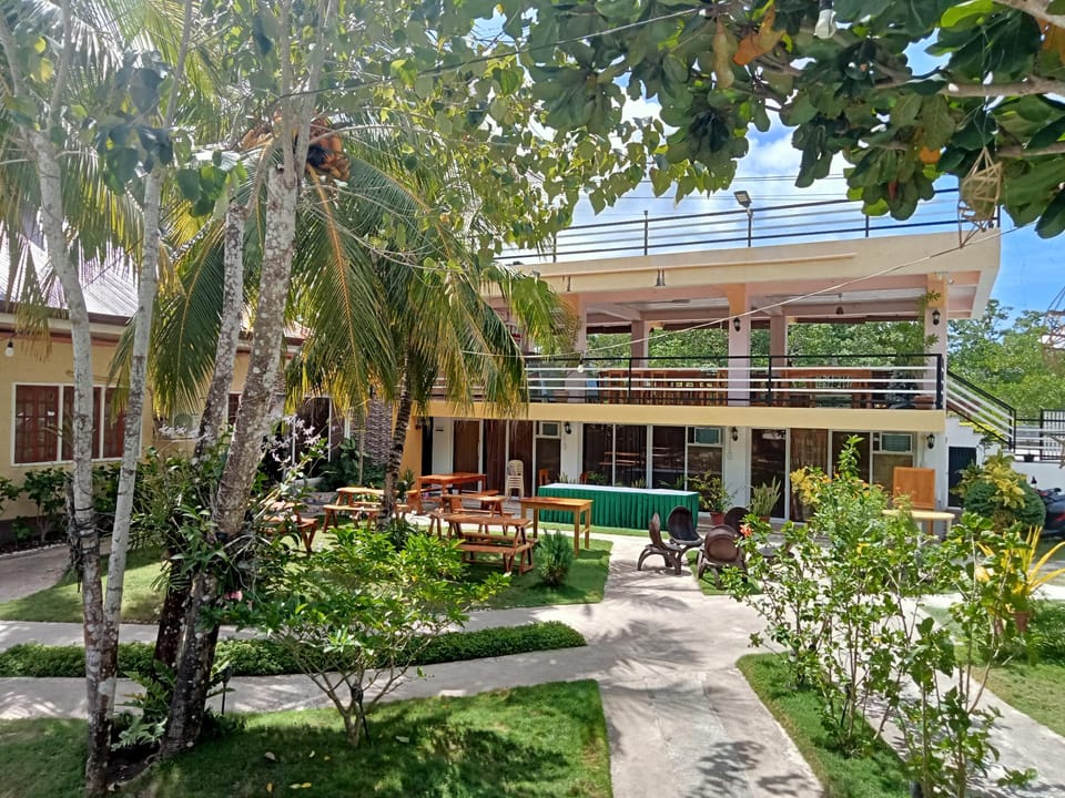Dumalaay Coastline Resort  Hotel in Central Visayas