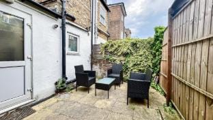 Charming flat with private garden in Finsbury Park Hotel in London Borough of Islington