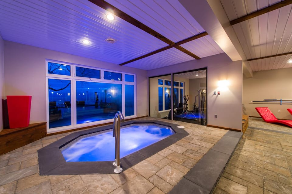 Hot tub