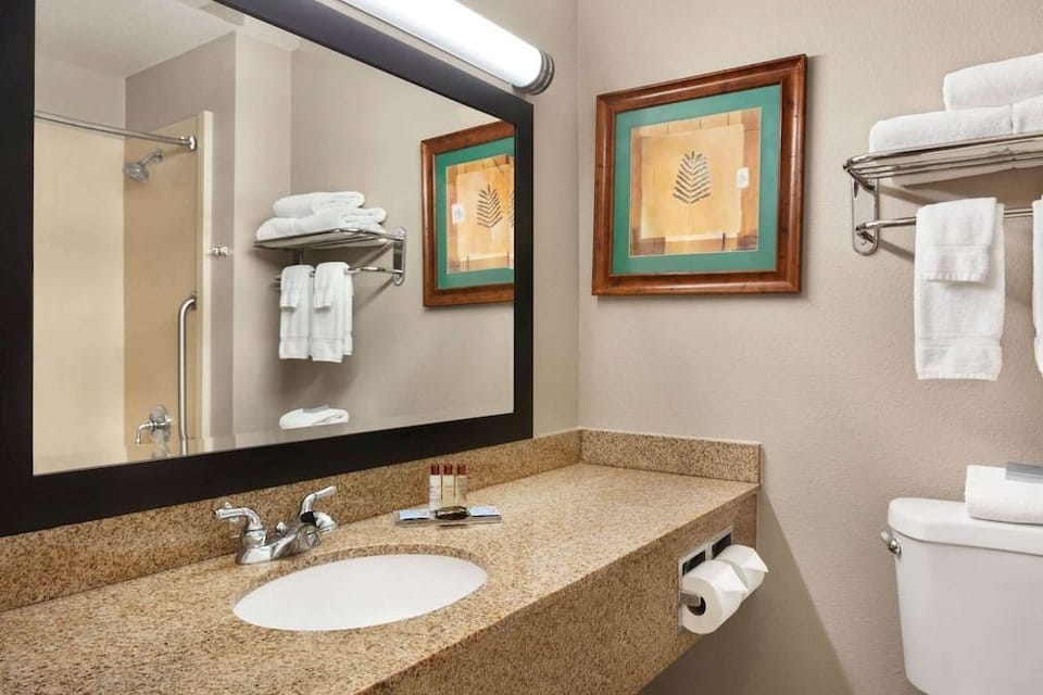 Wingate by Wyndham Bentonville AR Hotel in Bentonville