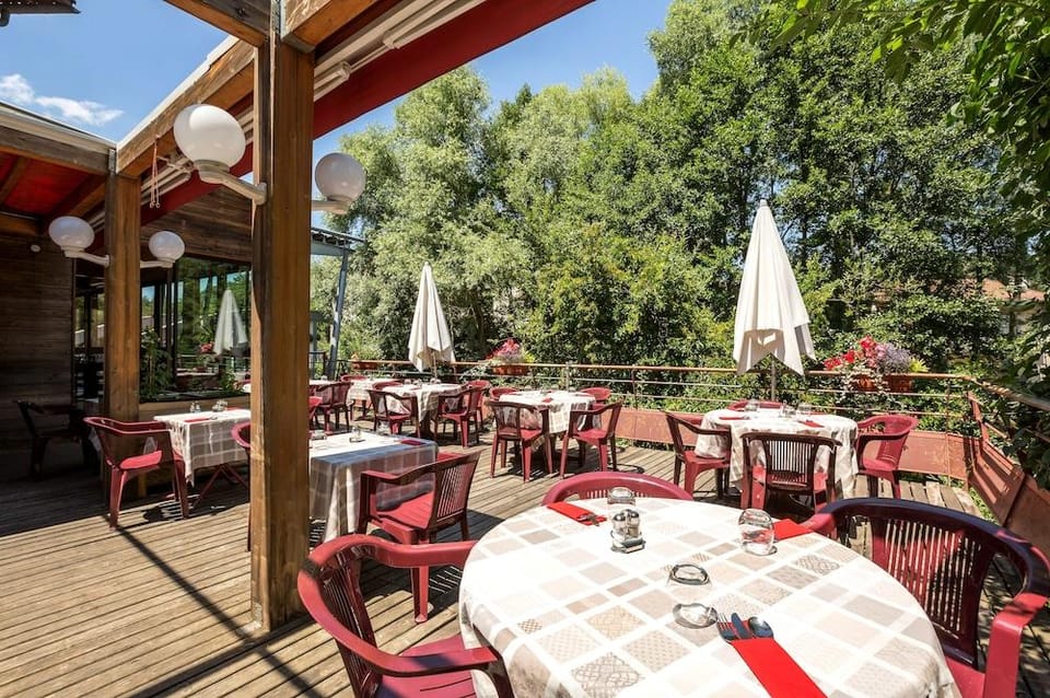 Les Rives de l Arzon Hotel in Auvergne-Rhône-Alpes