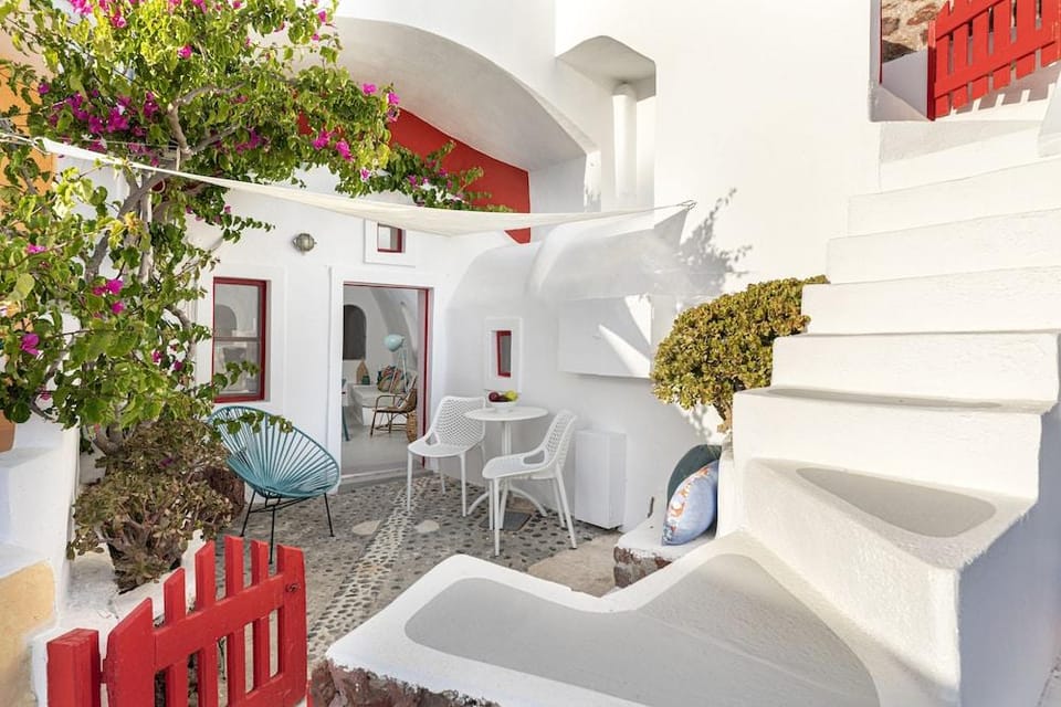 White Cave Villa by Caldera Houses Hotel in Oia