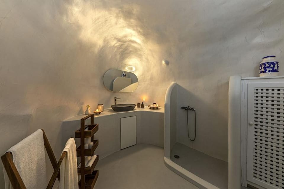 White Cave Villa by Caldera Houses Hotel in Oia