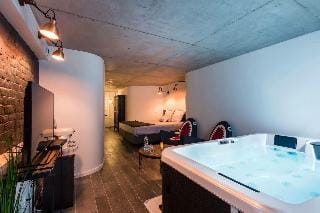 Le Comptoir industriel Hotel in Lille