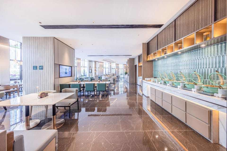 Atour Hotel Wuhan Optics Valley Technology Expo Center High-tech Park Hotel in Wuhan