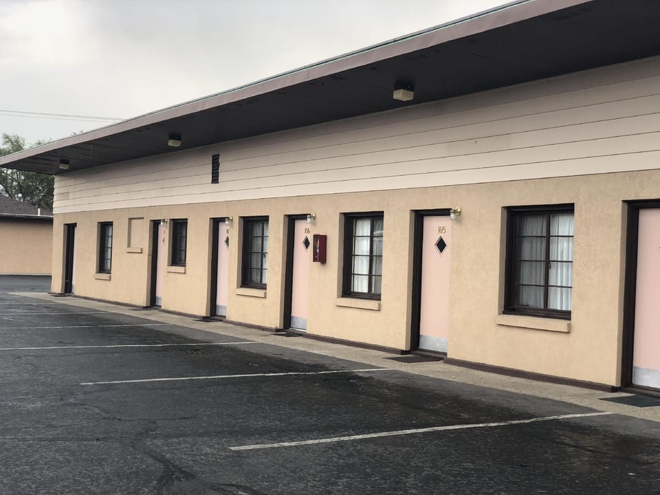 Cody Motel Hotel in Rock Springs
