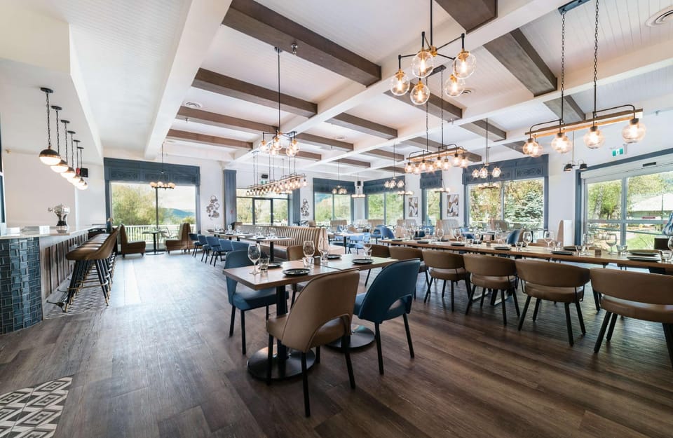 Prestige Harbourfront Resort, WorldHotels Luxury Hotel in Salmon Arm