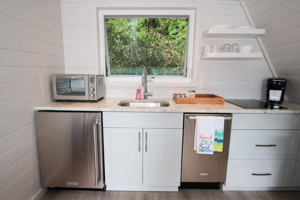 Duffin Cove Resort Resort in Tofino