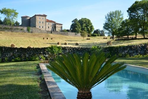 Chateau du Besset Hotel in Provence-Alpes-Côte d'Azur