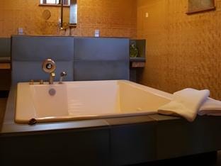 Chateau du Besset Hotel in Provence-Alpes-Côte d'Azur