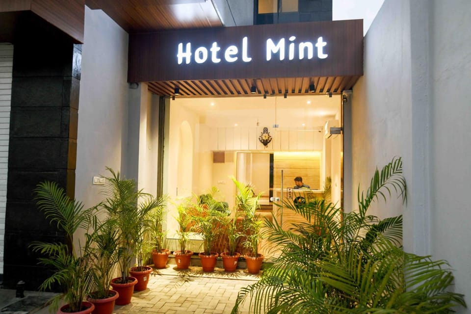 Aceotel Xpress Mint Scheme No 114 Hotel in India