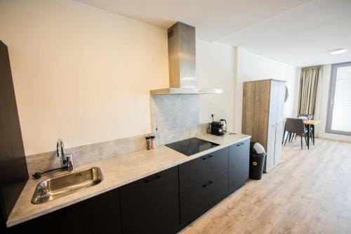 Alphabet Apartments - Prins Hendrikkade 10 Hotel in Rotterdam