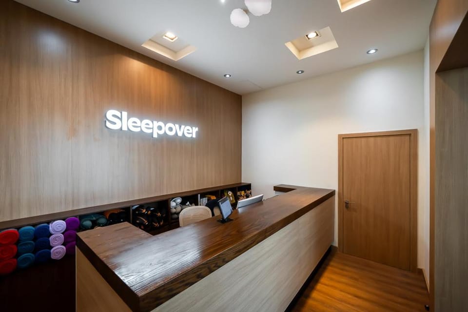 Sleepover Terminal 1, Concourse D – formerly sleep ‘n fly Capsule hotel in Dubai