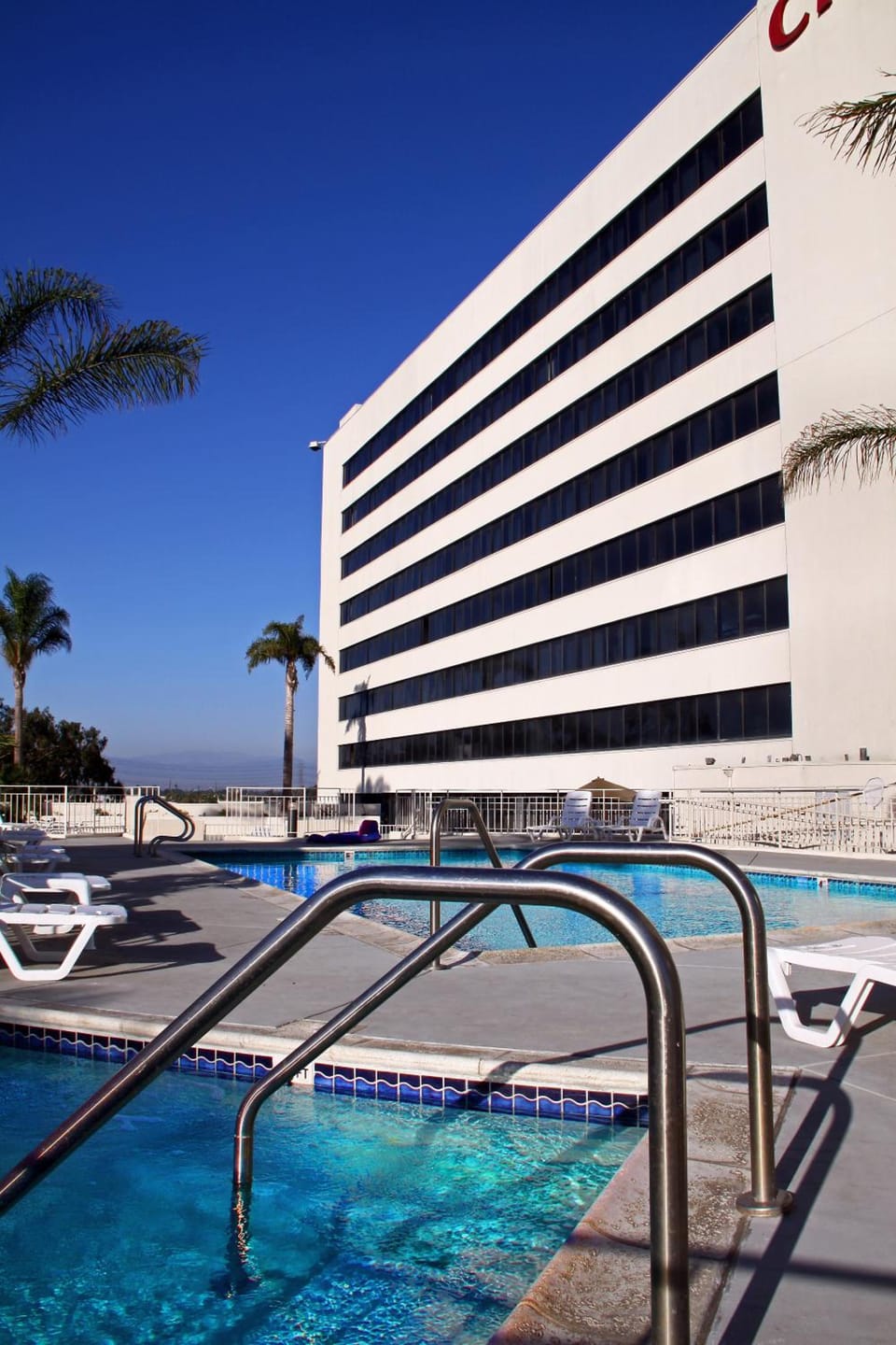 LA Crystal Hotel Hotel in Compton
