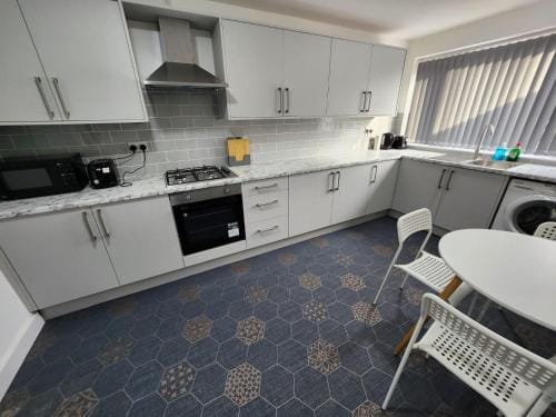 4 Bedroom 2 Bathroom Shared House - Near BHX and NEC Hotel in Metropolitan Borough of Solihull