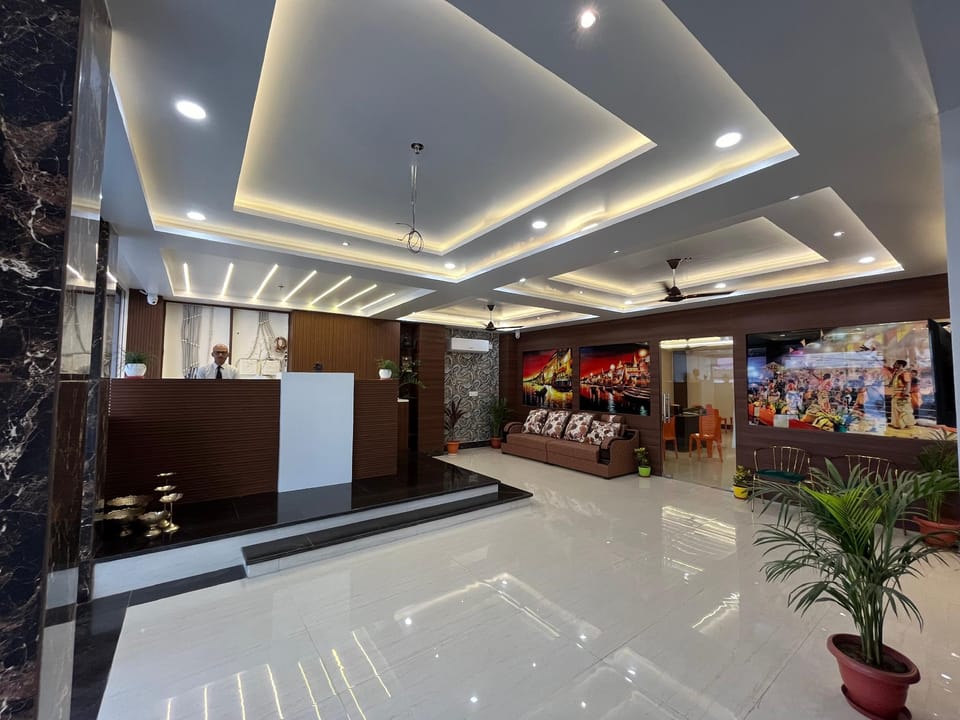 Hotel Nandini Grand Hotel in Varanasi