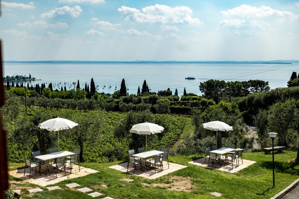 Appartamenti Ca' Mure Hotel in Lake Garda
