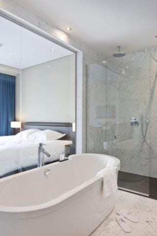 Blue Woods Hotel - Deerlijk Hotel in Flanders